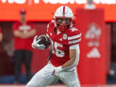 Il running back del Nebraska Mekhi Nelson arrestato con l’accusa di percosse che coinvolgevano una fidanzata incinta