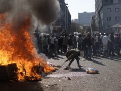 Più di 900 arrestati durante le proteste antimigranti in Sud Africa