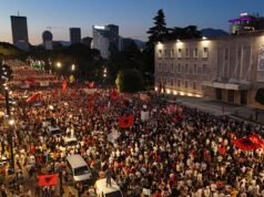 Il tribunale albanese libera i manifestanti che si sono manifestati contro il resort legato a Kushner