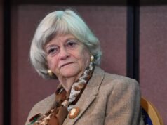 La polizia britannica libera il sospettato nell’indagine sull’omicidio dell’ex deputata Ann Widdecombe