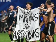 Il Regno Unito sollecita la FIFA a indagare sull’Argentina sullo striscione delle Falklands della Coppa del Mondo