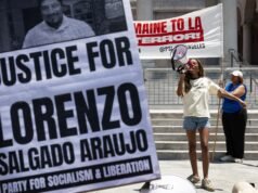 Continuano le proteste a Houston per l’uccisione di Lorenzo Salgado Araujo da parte dell’ICE