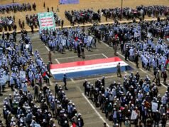 L’inviato delle Nazioni Unite per lo Yemen, “allarmato” dagli attacchi degli Houthi nel Mar Rosso, chiede colloqui
