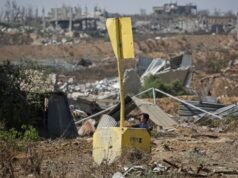 Israele bombarda Gaza dopo l’ordine di sfollamento e uccide due palestinesi
