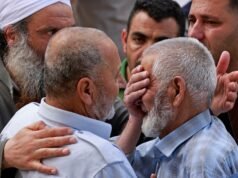 Quattro palestinesi uccisi mentre i coloni israeliani fanno irruzione nella città occupata della Cisgiordania