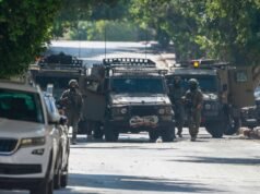 Israele arresta dozzine di palestinesi in Cisgiordania durante gli attacchi dei coloni