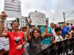 I tunisini celebrano il quinto anno di governo di emergenza chiedendo a Saied di andarsene