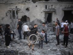 Gli attacchi israeliani uccidono almeno quattro persone, compresi bambini, nella Striscia di Gaza