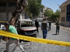 La Siria afferma che un morto e 36 sono feriti dopo l’esplosione di Damasco durante la visita di Macron