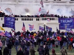 Il giudice americano archivia il caso del 6 gennaio contro Proud Boys dopo l’ordine di Trump