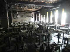 Il bilancio delle vittime dell’incendio in un bar di Bangkok sale a 30 mentre la polizia indaga su possibili negligenze