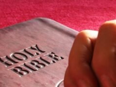 In God We Trust contro il comunismo senza Dio