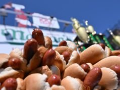 Ketchup, peperoncino, bacon? Perché trovare l’hot dog “americano” perfetto non è così semplice come pensi
