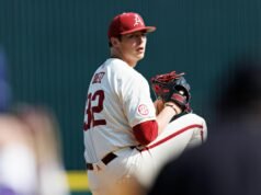 Gli Yankees prendono Hunter Dietz, mancino dell’Arkansas, con la scelta n. 35 nel draft MLB dopo essere stato agganciato per 10 posizioni