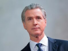 Come Gavin Newsom ha portato le ossessioni razziali del Sud Africa in California