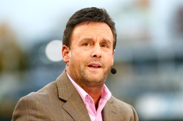 Si prevede che Karl Ravech verrà licenziato da ESPN dopo 33 anni a causa dei massicci licenziamenti Si prevede che Karl Ravech verrà licenziato da ESPN dopo 33 anni a causa dei massicci licenziamenti