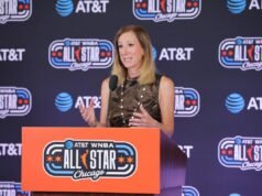 Cathy Engelbert evita le domande sul suo futuro come commissario della WNBA con crescenti critiche