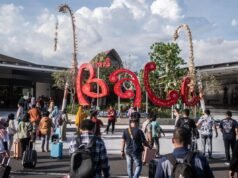 3 turisti espulsi da Bali per aver violato le condizioni del visto