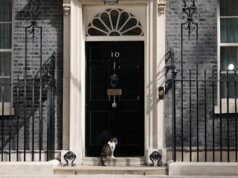 Starmer si prepara a passare il testimone a Burnham, il settimo Primo Ministro britannico in un decennio