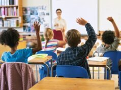 Le scuole pubbliche di New York continuano a deludere gli studenti, anche anni dopo essere state identificate come fallite