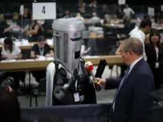 ‘Non Nigel Farage’: chi è il conte Binface, in lizza come deputato per Clacton, Regno Unito?