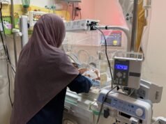 Le interruzioni di corrente gettano nell’oscurità gli ospedali di Gaza mentre gli attacchi israeliani continuano