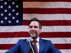 Il democratico “moderato” dell’Iowa Josh Turek ha votato contro i progetti di legge che mirano ai programmi DEI nelle scuole