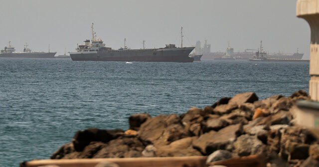 june2026-Tankers-cargo-vessels-Strait-of-Hormuz-ap-640x335.jpg