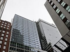 Il grattacielo di Manhattan si stabilizza dopo che le colonne strutturali deformate hanno scatenato il timore di un crollo