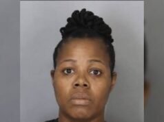Donna di Memphis accusata di omicidio dopo aver sparato a morte a un uomo che si nascondeva sotto il letto di sua figlia