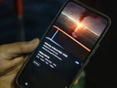 Quattro navi cisterna per petrolio e gas si ritirano dallo Stretto di Hormuz dopo gli attacchi dell’Iran