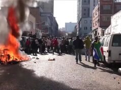 Migliaia di poliziotti sono stati schierati in tutto il Sud Africa mentre le mortali proteste anti-immigrazione si diffondevano in più città