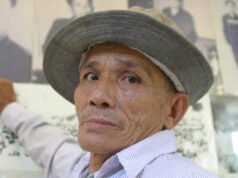 Bou Meng, uno dei pochi sopravvissuti al centro di tortura dei Khmer Rossi, muore a 85 anni