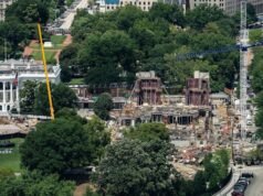 Trump porta ballroom alla Corte Suprema dopo che i giudici ordinano la sospensione dei lavori