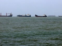 L’Iran ribadisce che lo Stretto di Hormuz rimarrà chiuso finché Trump non accetterà le richieste