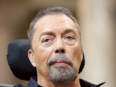 La registrazione della chiamata al 911 di Tim Curry rivela il momento inquietante in cui i primi soccorritori si sono precipitati a casa dell’attore a Hollywood