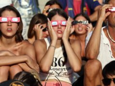Aggiornamenti in diretta sull’eclissi solare: la prima eclissi totale in Europa da decenni avvia il suo percorso verso l’oscurità