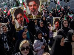 Il leader supremo dell’Iran manifesta l’intenzione di mantenere il Paese in stato di allerta bellica