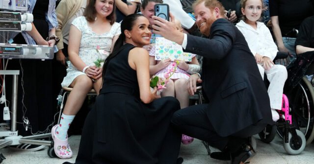 19int-Timeline-Meghan-Harry-mchl-facebookJumbo.jpg