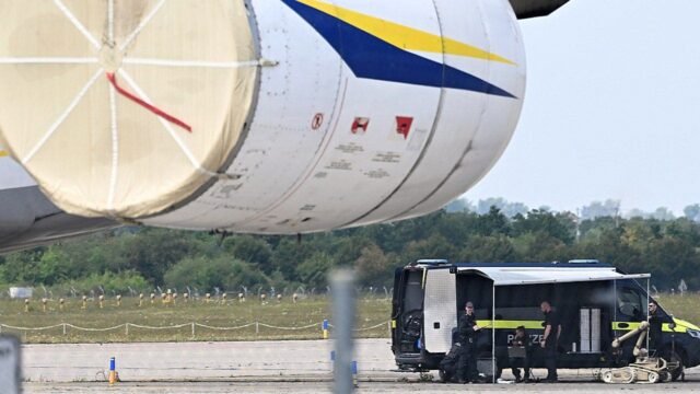 Forze di droni esplosivi chiuso nel principale aeroporto tedesco che serve voli NATO e Ucraina