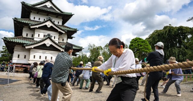28Hirosaki-Castle-cover-gwfk-facebookJumbo.jpg