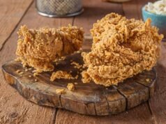 A quanto pare non è solo una questione di farina: ecco il segreto per mantenere il pollo fritto croccante e succoso