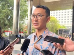 La KPK sequestra documenti dopo aver perquisito 15 sedi in relazione al caso di estorsione che coinvolge il reggente di Pemalang