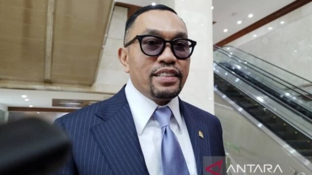 69fb2e69d4338-wakil-ketua-komisi-iii-dpr-ri-ahmad-sahroni-di-kompleks-parlemen-senayan-jakarta-pusat.jpeg