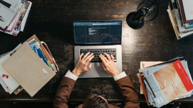 6a778ae9bab63-ilustrasi-laptop_gemini_1265_711.jpg