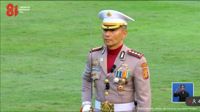6a82e89546ff0-komandan-upacara-penurunan-bendera-merah-putih-kombes-pol-jerrold-kumontoy_gemini_1265.jpeg