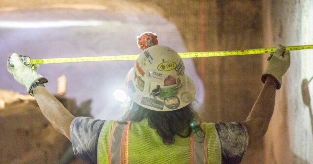 Female-Miner-640x335.jpeg