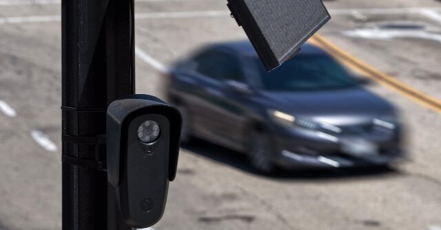 Flock-camera-monitoring-traffic-1-640x335.jpg