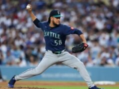 I Mariners hanno ceduto Luis Castillo ai White Sox in uno scambio che ha coinvolto più giocatori.