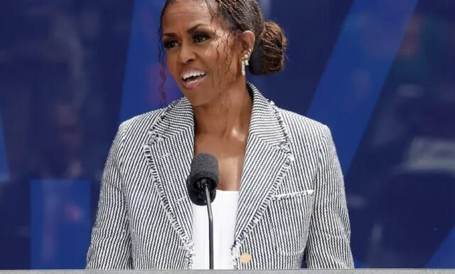 La diplomazia della moda di Michelle Obama brilla nel Centro Presidenziale di Chicago